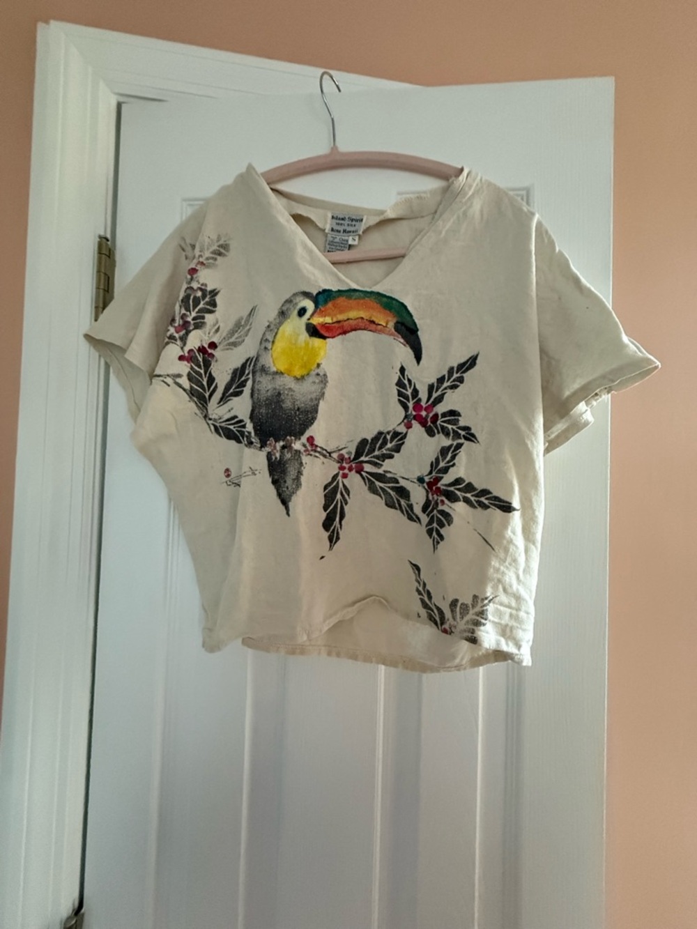 Cream Toucan Graphic Cropped Blouse – Casual Short-Sleeve Top